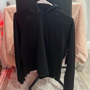 a super cute black cropped hoodie!